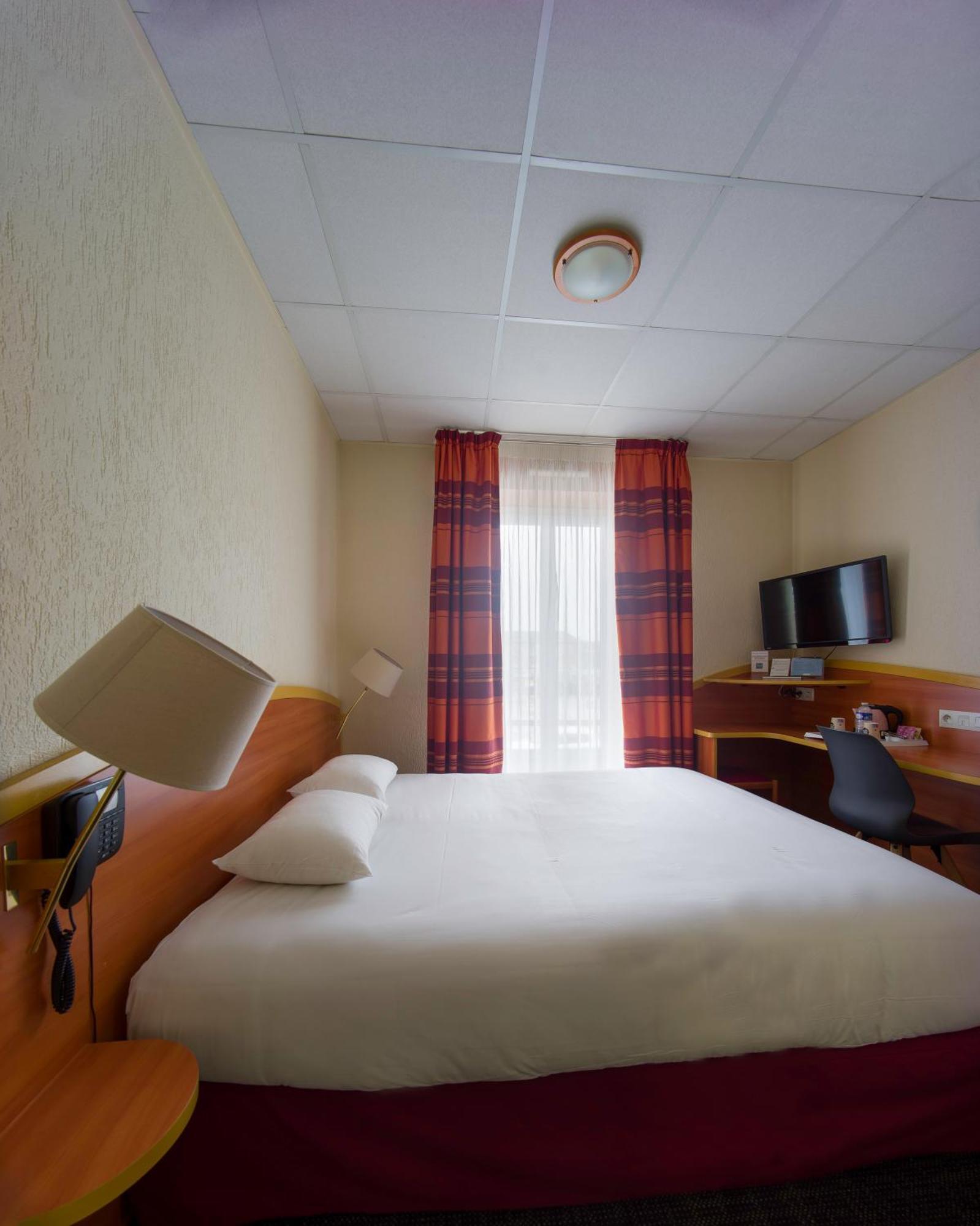 Kyriad Hotel למבאל מראה חיצוני תמונה