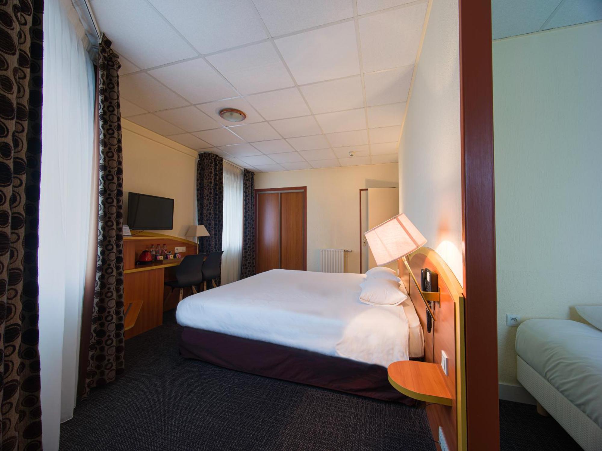 Kyriad Hotel למבאל מראה חיצוני תמונה